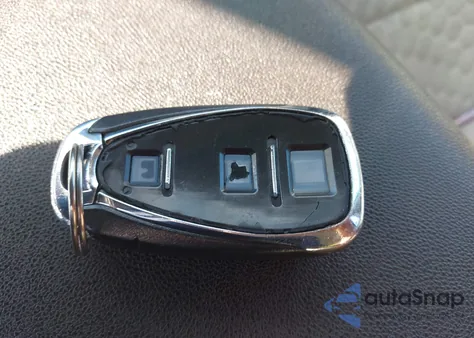 2018 Chevrolet Equinox Ls z USA, uszkodzony, nr VIN 2GNAXHEVXJ6195902